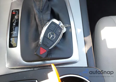 2012 Mercedes-Benz C 250 Sport из США, поврежденный, VIN WDDGF4HB1CA621908